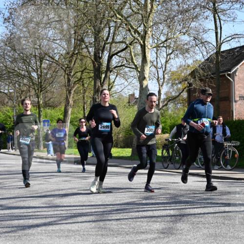 12.04.2026 - 45. Internationalen Wilhelmsburger Insellauf J. Mangold http://msf.ph/oto/9468259 12.04.2026 11:08:59 Ziel 4371, 3748, 3701, 2050, 4406, 3169, 2699, 3005, 5629, 2620, 2601, 4485, 3333, 2612, 3382, 4081, 3383, 2238 meine-sportfotos.de