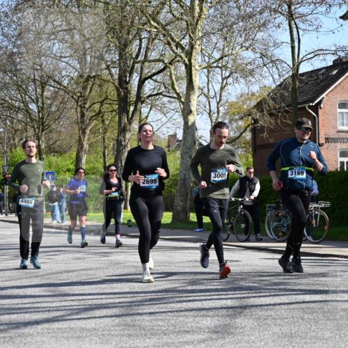 12.04.2026 - 45. Internationalen Wilhelmsburger Insellauf J. Mangold http://msf.ph/oto/9468262 12.04.2026 11:08:59 Ziel 4371, 3748, 3701, 2050, 4406, 3169, 2699, 3005, 5629, 2620, 2601, 4485, 3333, 2612, 3382, 4081, 3383, 2238 meine-sportfotos.de