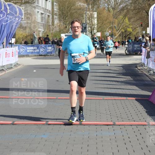 12.04.2026 - 45. Internationalen Wilhelmsburger Insellauf Strokosch-Dieckow http://msf.ph/oto/9468267 12.04.2026 11:19:39 Ziel 2471 meine-sportfotos.de