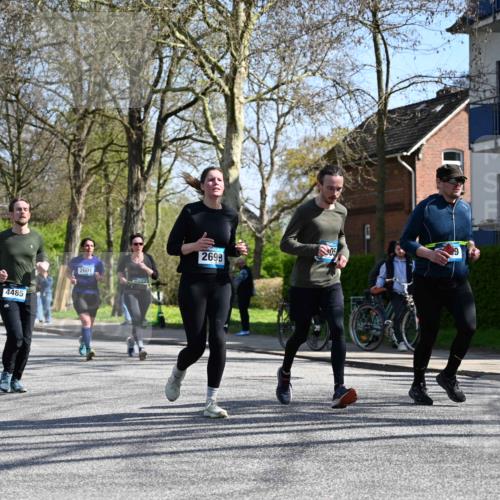 12.04.2026 - 45. Internationalen Wilhelmsburger Insellauf J. Mangold http://msf.ph/oto/9468268 12.04.2026 11:09:00 Ziel 4371, 3748, 3701, 2050, 4406, 3169, 2699, 3005, 5629, 2620, 2601, 4485, 3333, 2612, 3382, 4081, 3383, 2238 meine-sportfotos.de