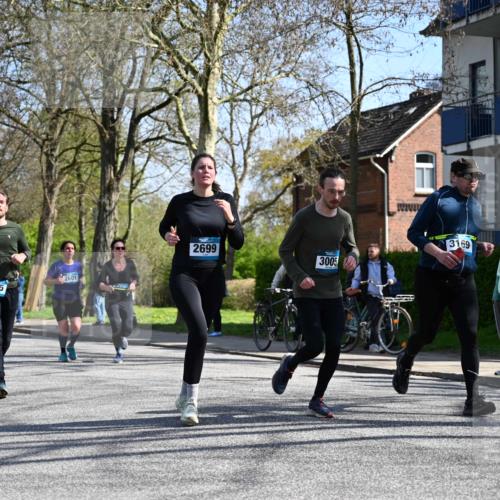 12.04.2026 - 45. Internationalen Wilhelmsburger Insellauf J. Mangold http://msf.ph/oto/9468270 12.04.2026 11:09:00 Ziel 4371, 3748, 3701, 2050, 4406, 3169, 2699, 3005, 5629, 2620, 2601, 4485, 3333, 2612, 3382, 4081, 3383, 2238 meine-sportfotos.de