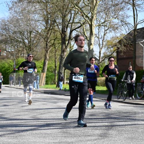 12.04.2026 - 45. Internationalen Wilhelmsburger Insellauf J. Mangold http://msf.ph/oto/9468279 12.04.2026 11:09:02 Ziel 4371, 3748, 3701, 2050, 4406, 3169, 2699, 3005, 5629, 2620, 2601, 4485, 3333, 2612, 3382, 4081, 3383, 2238 meine-sportfotos.de
