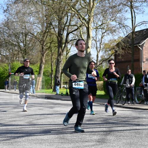 12.04.2026 - 45. Internationalen Wilhelmsburger Insellauf J. Mangold http://msf.ph/oto/9468281 12.04.2026 11:09:02 Ziel 4371, 3748, 3701, 2050, 4406, 3169, 2699, 3005, 5629, 2620, 2601, 4485, 3333, 2612, 3382, 4081, 3383, 2238 meine-sportfotos.de