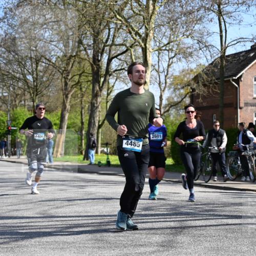 12.04.2026 - 45. Internationalen Wilhelmsburger Insellauf J. Mangold http://msf.ph/oto/9468282 12.04.2026 11:09:02 Ziel 4371, 3748, 3701, 2050, 4406, 3169, 2699, 3005, 5629, 2620, 2601, 4485, 3333, 2612, 3382, 4081, 3383, 2238 meine-sportfotos.de