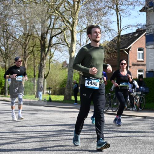 12.04.2026 - 45. Internationalen Wilhelmsburger Insellauf J. Mangold http://msf.ph/oto/9468290 12.04.2026 11:09:02 Ziel 4371, 3748, 3701, 2050, 4406, 3169, 2699, 3005, 5629, 2620, 2601, 4485, 3333, 2612, 3382, 4081, 3383, 2238 meine-sportfotos.de