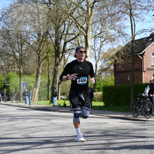 12.04.2026 - 45. Internationalen Wilhelmsburger Insellauf J. Mangold http://msf.ph/oto/9468304 12.04.2026 11:09:04 Ziel 3748, 3701, 2050, 4406, 3169, 2699, 3005, 5629, 2620, 2601, 4485, 3333, 2612, 3382, 3382, 4081, 3383, 2238, 2321, 5367 meine-sportfotos.de