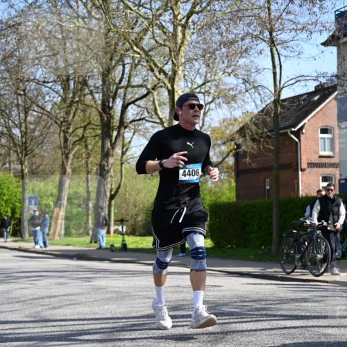 12.04.2026 - 45. Internationalen Wilhelmsburger Insellauf J. Mangold http://msf.ph/oto/9468306 12.04.2026 11:09:04 Ziel 3748, 3701, 2050, 4406, 3169, 2699, 3005, 5629, 2620, 2601, 4485, 3333, 2612, 3382, 3382, 4081, 3383, 2238, 2321, 5367 meine-sportfotos.de