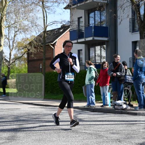 12.04.2026 - 45. Internationalen Wilhelmsburger Insellauf J. Mangold http://msf.ph/oto/9468312 12.04.2026 11:09:11 Ziel 4406, 3169, 2699, 3005, 5629, 2620, 2601, 4485, 3333, 2612, 3382, 4081, 3383, 2238, 2321, 5367 meine-sportfotos.de