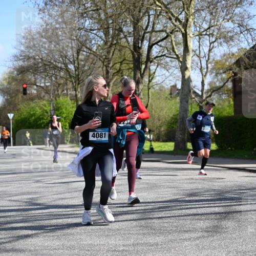 12.04.2026 - 45. Internationalen Wilhelmsburger Insellauf J. Mangold http://msf.ph/oto/9468333 12.04.2026 11:09:24 Ziel 4485, 3333, 2612, 3382, 4081, 3383, 2238, 2321, 5367, 3688, 4080, 3335, 3833, 4251 meine-sportfotos.de