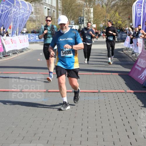 12.04.2026 - 45. Internationalen Wilhelmsburger Insellauf Strokosch-Dieckow http://msf.ph/oto/9468338 12.04.2026 11:19:53 Ziel 5035, 4520, 3124, 3123 meine-sportfotos.de
