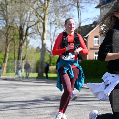 12.04.2026 - 45. Internationalen Wilhelmsburger Insellauf J. Mangold http://msf.ph/oto/9468355 12.04.2026 11:09:26 Ziel 4485, 3333, 2612, 3382, 4081, 3383, 2238, 2321, 5367, 3688, 3688, 4080, 3335, 3833, 4251 meine-sportfotos.de