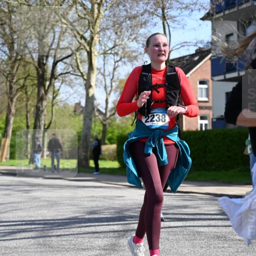 12.04.2026 - 45. Internationalen Wilhelmsburger Insellauf J. Mangold http://msf.ph/oto/9468356 12.04.2026 11:09:26 Ziel 4485, 3333, 2612, 3382, 4081, 3383, 2238, 2321, 5367, 3688, 3688, 4080, 3335, 3833, 4251 meine-sportfotos.de