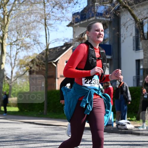12.04.2026 - 45. Internationalen Wilhelmsburger Insellauf J. Mangold http://msf.ph/oto/9468363 12.04.2026 11:09:26 Ziel 4485, 3333, 2612, 3382, 4081, 3383, 2238, 2321, 5367, 3688, 3688, 4080, 3335, 3833, 4251 meine-sportfotos.de