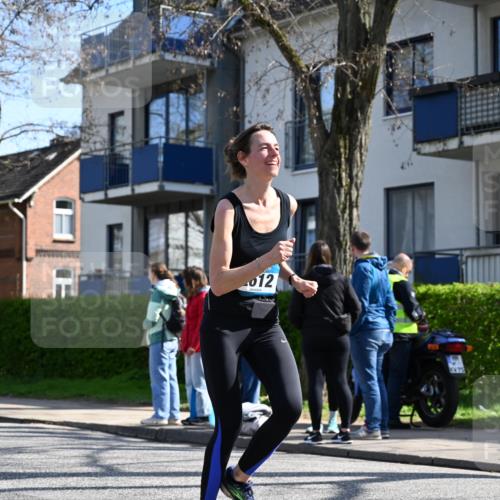 12.04.2026 - 45. Internationalen Wilhelmsburger Insellauf J. Mangold http://msf.ph/oto/9468370 12.04.2026 11:09:31 Ziel 2612, 3382, 4081, 3383, 2238, 2321, 5367, 3688, 4080, 3335, 4080, 3335, 3833, 4251, 3077, 5651, 5851 meine-sportfotos.de