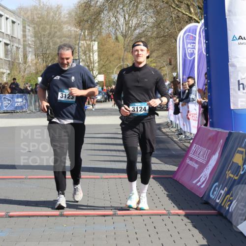 12.04.2026 - 45. Internationalen Wilhelmsburger Insellauf Strokosch-Dieckow http://msf.ph/oto/9468374 12.04.2026 11:19:57 Ziel 4520, 3124, 3123 meine-sportfotos.de
