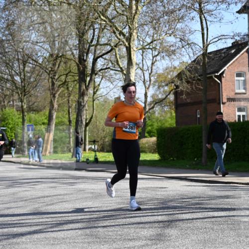 12.04.2026 - 45. Internationalen Wilhelmsburger Insellauf J. Mangold http://msf.ph/oto/9468390 12.04.2026 11:09:38 Ziel 2612, 3382, 4081, 3383, 2238, 2321, 5367, 3688, 3688, 4080, 3335, 3833, 4251, 3077, 5651, 5851, 2336, 2528 meine-sportfotos.de