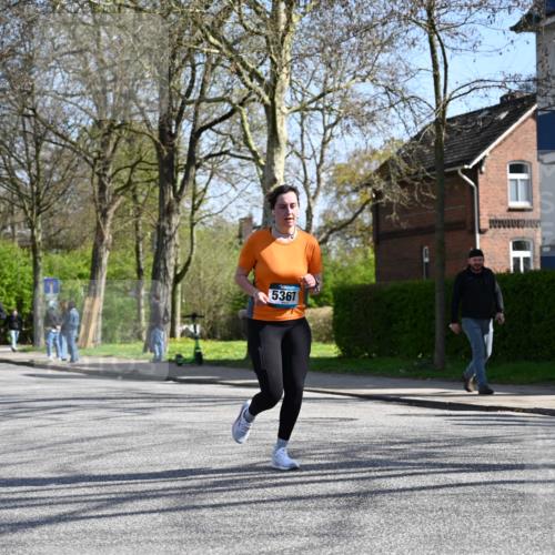 12.04.2026 - 45. Internationalen Wilhelmsburger Insellauf J. Mangold http://msf.ph/oto/9468391 12.04.2026 11:09:38 Ziel 2612, 3382, 4081, 3383, 2238, 2321, 5367, 3688, 3688, 4080, 3335, 3833, 4251, 3077, 5651, 5851, 2336, 2528 meine-sportfotos.de