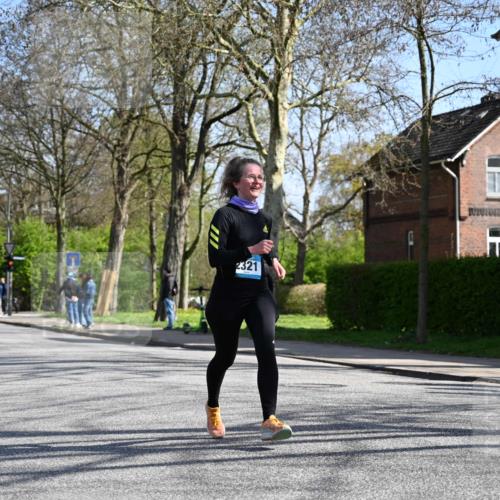 12.04.2026 - 45. Internationalen Wilhelmsburger Insellauf J. Mangold http://msf.ph/oto/9468406 12.04.2026 11:09:40 Ziel 2612, 3382, 4081, 3383, 2238, 2321, 5367, 3688, 4080, 3335, 3833, 4251, 3077, 5651, 5651, 5851, 2336, 2528 meine-sportfotos.de