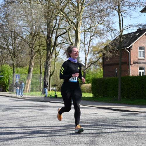 12.04.2026 - 45. Internationalen Wilhelmsburger Insellauf J. Mangold http://msf.ph/oto/9468408 12.04.2026 11:09:41 Ziel 3382, 4081, 3383, 2238, 2321, 5367, 3688, 4080, 3335, 3833, 4251, 3077, 5651, 5851, 2336, 2528, 3239 meine-sportfotos.de