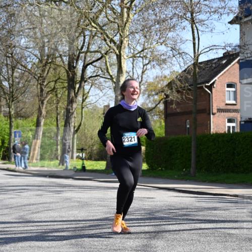 12.04.2026 - 45. Internationalen Wilhelmsburger Insellauf J. Mangold http://msf.ph/oto/9468410 12.04.2026 11:09:41 Ziel 3382, 4081, 3383, 2238, 2321, 5367, 3688, 4080, 3335, 3833, 4251, 3077, 5651, 5851, 2336, 2528, 3239 meine-sportfotos.de