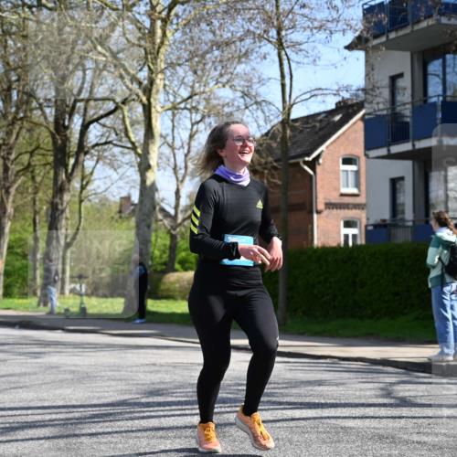 12.04.2026 - 45. Internationalen Wilhelmsburger Insellauf J. Mangold http://msf.ph/oto/9468415 12.04.2026 11:09:41 Ziel 3382, 4081, 3383, 2238, 2321, 5367, 3688, 4080, 3335, 3833, 4251, 3077, 5651, 5851, 2336, 2528, 3239 meine-sportfotos.de