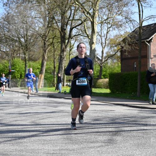 12.04.2026 - 45. Internationalen Wilhelmsburger Insellauf J. Mangold http://msf.ph/oto/9468426 12.04.2026 11:09:52 Ziel 2321, 5367, 3688, 4080, 3335, 3833, 4251, 3077, 5651, 5651, 5851, 2336, 2528, 3239, 2859, 2811, 2346 meine-sportfotos.de