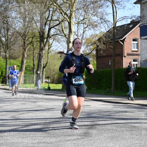 12.04.2026 - 45. Internationalen Wilhelmsburger Insellauf J. Mangold http://msf.ph/oto/9468431 12.04.2026 11:09:53 Ziel 5367, 3688, 4080, 3335, 3833, 4251, 3077, 5651, 5851, 2336, 2528, 3239, 3239, 2859, 2811, 2346 meine-sportfotos.de
