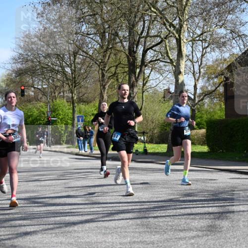 12.04.2026 - 45. Internationalen Wilhelmsburger Insellauf J. Mangold http://msf.ph/oto/9468463 12.04.2026 11:10:00 Ziel 3688, 4080, 3335, 3833, 4251, 3077, 5651, 5851, 2336, 2528, 3239, 2859, 2811, 2346, 3884, 3847, 3832, 2199, 3715, 2585, 4334 meine-sportfotos.de