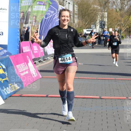 12.04.2026 - 45. Internationalen Wilhelmsburger Insellauf Strokosch-Dieckow http://msf.ph/oto/9468469 12.04.2026 11:20:16 Ziel 2788, 4614, 2318 meine-sportfotos.de