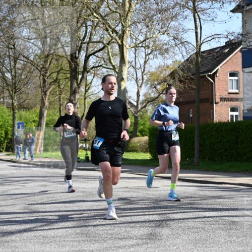 12.04.2026 - 45. Internationalen Wilhelmsburger Insellauf J. Mangold http://msf.ph/oto/9468475 12.04.2026 11:10:00 Ziel 3688, 4080, 3335, 3833, 4251, 3077, 5651, 5851, 2336, 2528, 3239, 2859, 2811, 2346, 3884, 3847, 3832, 2199, 3715, 2585, 4334 meine-sportfotos.de