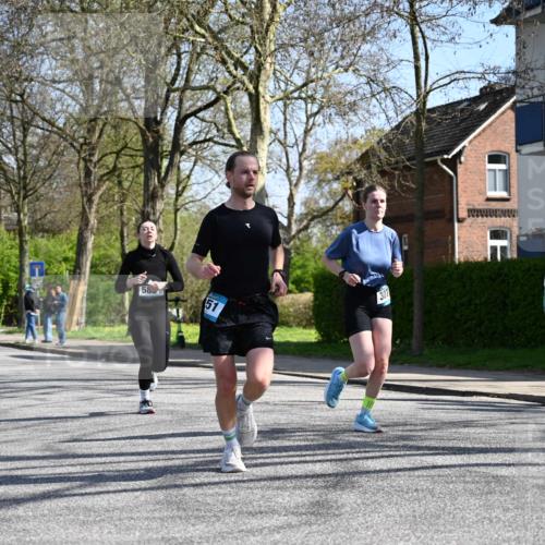12.04.2026 - 45. Internationalen Wilhelmsburger Insellauf J. Mangold http://msf.ph/oto/9468476 12.04.2026 11:10:01 Ziel 3688, 4080, 3335, 3833, 4251, 3077, 5651, 5851, 2336, 2528, 3239, 2859, 2811, 2811, 2346, 3884, 3847, 3832, 2199, 3715, 2585, 4334 meine-sportfotos.de