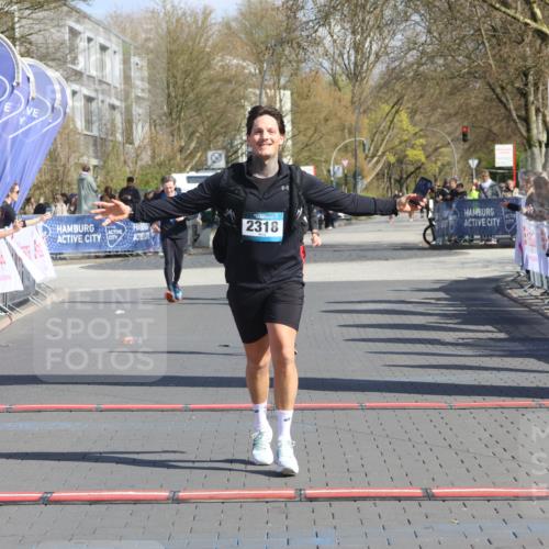 12.04.2026 - 45. Internationalen Wilhelmsburger Insellauf Strokosch-Dieckow http://msf.ph/oto/9468487 12.04.2026 11:20:20 Ziel 2318, 4058 meine-sportfotos.de