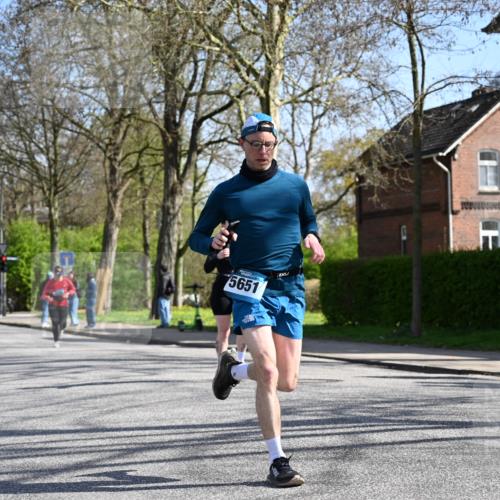 12.04.2026 - 45. Internationalen Wilhelmsburger Insellauf J. Mangold http://msf.ph/oto/9468493 12.04.2026 11:10:07 Ziel 4080, 3335, 3833, 4251, 3077, 5651, 5851, 2336, 2528, 3239, 2859, 2859, 2811, 2346, 3884, 3847, 3832, 3847, 3832, 2199, 3715, 2585, 4334, 3507, 3913, 2208, 2539, 2513, 2590, 2576 meine-sportfotos.de
