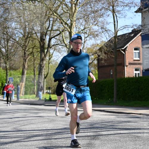 12.04.2026 - 45. Internationalen Wilhelmsburger Insellauf J. Mangold http://msf.ph/oto/9468494 12.04.2026 11:10:07 Ziel 4080, 3335, 3833, 4251, 3077, 5651, 5851, 2336, 2528, 3239, 2859, 2859, 2811, 2346, 3884, 3847, 3832, 3847, 3832, 2199, 3715, 2585, 4334, 3507, 3913, 2208, 2539, 2513, 2590, 2576 meine-sportfotos.de