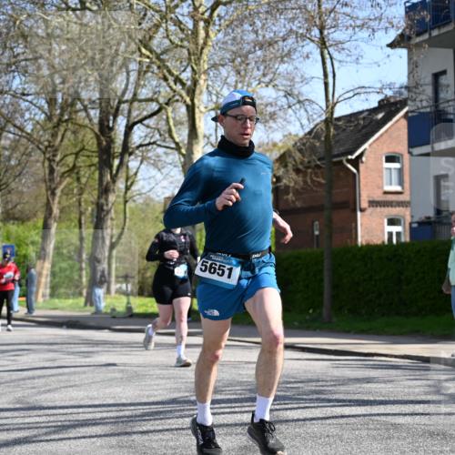 12.04.2026 - 45. Internationalen Wilhelmsburger Insellauf J. Mangold http://msf.ph/oto/9468495 12.04.2026 11:10:07 Ziel 4080, 3335, 3833, 4251, 3077, 5651, 5851, 2336, 2528, 3239, 2859, 2859, 2811, 2346, 3884, 3847, 3832, 3847, 3832, 2199, 3715, 2585, 4334, 3507, 3913, 2208, 2539, 2513, 2590, 2576 meine-sportfotos.de