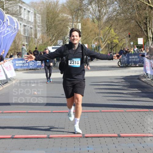 12.04.2026 - 45. Internationalen Wilhelmsburger Insellauf Strokosch-Dieckow http://msf.ph/oto/9468496 12.04.2026 11:20:20 Ziel 2318, 4058 meine-sportfotos.de
