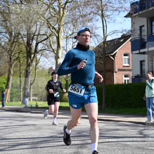12.04.2026 - 45. Internationalen Wilhelmsburger Insellauf J. Mangold http://msf.ph/oto/9468497 12.04.2026 11:10:07 Ziel 4080, 3335, 3833, 4251, 3077, 5651, 5851, 2336, 2528, 3239, 2859, 2859, 2811, 2346, 3884, 3847, 3832, 3847, 3832, 2199, 3715, 2585, 4334, 3507, 3913, 2208, 2539, 2513, 2590, 2576 meine-sportfotos.de