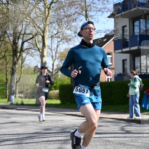 12.04.2026 - 45. Internationalen Wilhelmsburger Insellauf J. Mangold http://msf.ph/oto/9468499 12.04.2026 11:10:07 Ziel 4080, 3335, 3833, 4251, 3077, 5651, 5851, 2336, 2528, 3239, 2859, 2859, 2811, 2346, 3884, 3847, 3832, 3847, 3832, 2199, 3715, 2585, 4334, 3507, 3913, 2208, 2539, 2513, 2590, 2576 meine-sportfotos.de