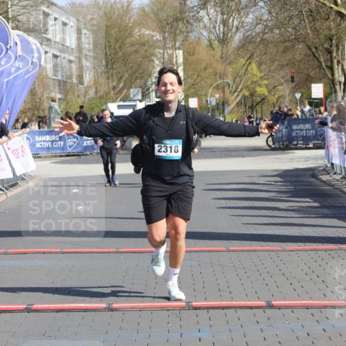 12.04.2026 - 45. Internationalen Wilhelmsburger Insellauf Strokosch-Dieckow http://msf.ph/oto/9468500 12.04.2026 11:20:20 Ziel 2318, 4058 meine-sportfotos.de