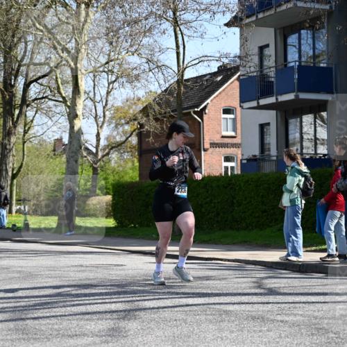 12.04.2026 - 45. Internationalen Wilhelmsburger Insellauf J. Mangold http://msf.ph/oto/9468503 12.04.2026 11:10:08 Ziel 4080, 3335, 3833, 4251, 3077, 5651, 5851, 2336, 2528, 3239, 2859, 2811, 2346, 3884, 3847, 3832, 2199, 3715, 2585, 4334, 3507, 3913, 2208, 2539, 2513, 2590, 2576 meine-sportfotos.de