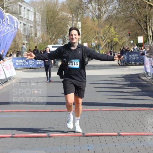 12.04.2026 - 45. Internationalen Wilhelmsburger Insellauf Strokosch-Dieckow http://msf.ph/oto/9468505 12.04.2026 11:20:20 Ziel 2318, 4058 meine-sportfotos.de
