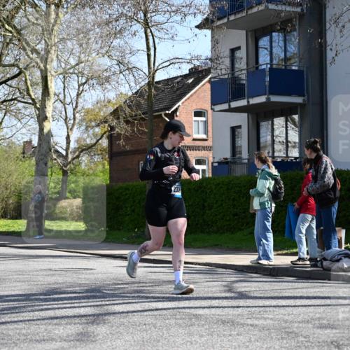 12.04.2026 - 45. Internationalen Wilhelmsburger Insellauf J. Mangold http://msf.ph/oto/9468506 12.04.2026 11:10:08 Ziel 4080, 3335, 3833, 4251, 3077, 5651, 5851, 2336, 2528, 3239, 2859, 2811, 2346, 3884, 3847, 3832, 2199, 3715, 2585, 4334, 3507, 3913, 2208, 2539, 2513, 2590, 2576 meine-sportfotos.de