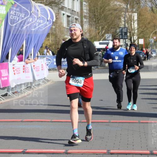 12.04.2026 - 45. Internationalen Wilhelmsburger Insellauf Strokosch-Dieckow http://msf.ph/oto/9468511 12.04.2026 11:20:24 Ziel 2318, 4058, 3707, 4446, 4165 meine-sportfotos.de