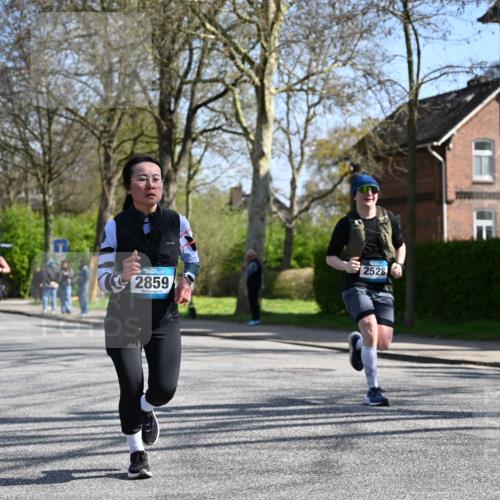12.04.2026 - 45. Internationalen Wilhelmsburger Insellauf J. Mangold http://msf.ph/oto/9468522 12.04.2026 11:10:14 Ziel 3077, 5651, 5851, 2336, 2528, 3239, 2859, 2811, 2346, 3884, 3847, 3832, 2199, 3715, 2585, 4334, 3507, 3913, 2208, 2539, 2513, 2590, 2576 meine-sportfotos.de