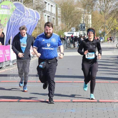 12.04.2026 - 45. Internationalen Wilhelmsburger Insellauf Strokosch-Dieckow http://msf.ph/oto/9468536 12.04.2026 11:20:27 Ziel 4058, 3707, 4446, 4165 meine-sportfotos.de