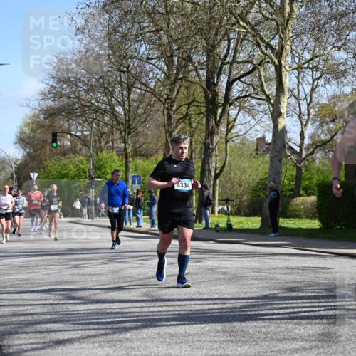 12.04.2026 - 45. Internationalen Wilhelmsburger Insellauf J. Mangold http://msf.ph/oto/9468550 12.04.2026 11:10:22 Ziel 2336, 2528, 3239, 2859, 2811, 2346, 3884, 3847, 3832, 2199, 3715, 2199, 3715, 2585, 4334, 3507, 3913, 2208, 2539, 2513, 2590, 2576 meine-sportfotos.de