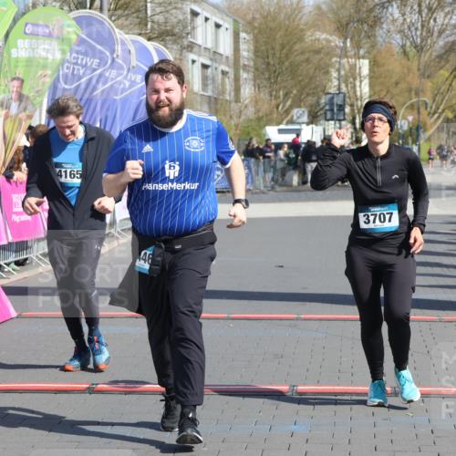 12.04.2026 - 45. Internationalen Wilhelmsburger Insellauf Strokosch-Dieckow http://msf.ph/oto/9468565 12.04.2026 11:20:27 Ziel 4058, 3707, 4446, 4165 meine-sportfotos.de