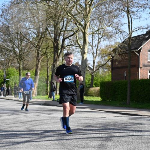 12.04.2026 - 45. Internationalen Wilhelmsburger Insellauf J. Mangold http://msf.ph/oto/9468568 12.04.2026 11:10:23 Ziel 2336, 2528, 3239, 2859, 2811, 2346, 3884, 3847, 3832, 2199, 3715, 2585, 4334, 2585, 4334, 3507, 3913, 2208, 2539, 2513, 2590, 2576 meine-sportfotos.de