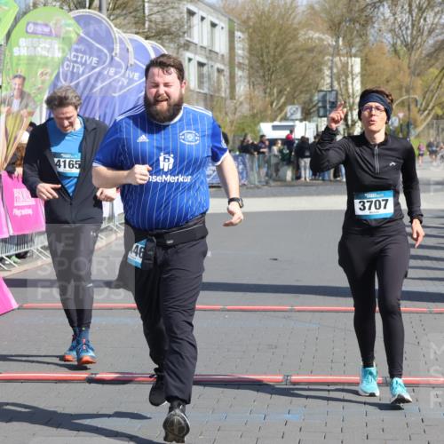 12.04.2026 - 45. Internationalen Wilhelmsburger Insellauf Strokosch-Dieckow http://msf.ph/oto/9468569 12.04.2026 11:20:28 Ziel 4058, 3707, 4446, 4165 meine-sportfotos.de