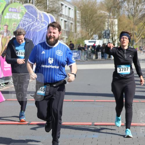 12.04.2026 - 45. Internationalen Wilhelmsburger Insellauf Strokosch-Dieckow http://msf.ph/oto/9468576 12.04.2026 11:20:28 Ziel 4058, 3707, 4446, 4165 meine-sportfotos.de